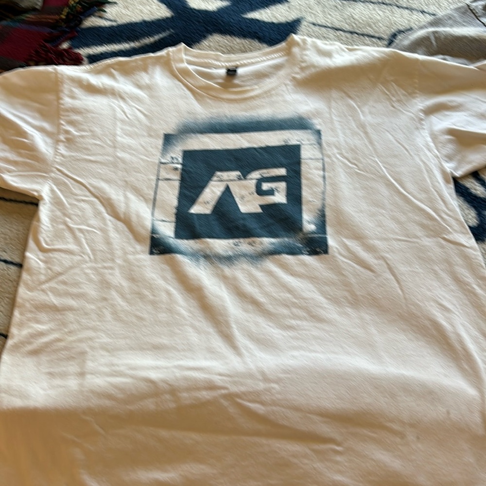 Analog shirt size large colour white